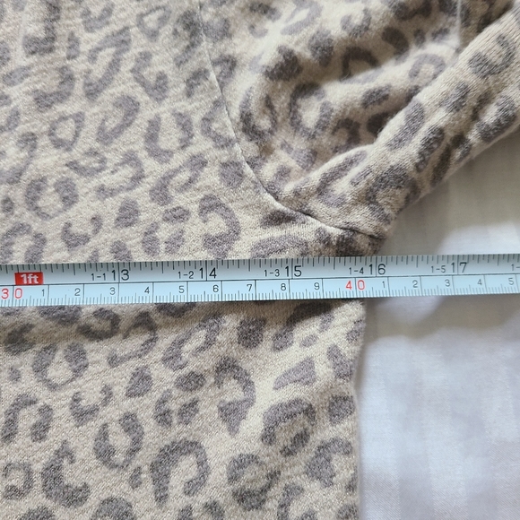 Old Navy Girl's Cozy Grey Leopard Animal Print Plush-Knit Tiered Dress - Picture 13 of 15